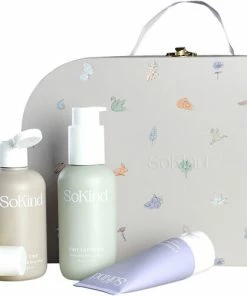 SoKind Dear Baby Skin Care Kit- L&aelig;kker Kuffert Med Hudplejeprodukter Til Baby